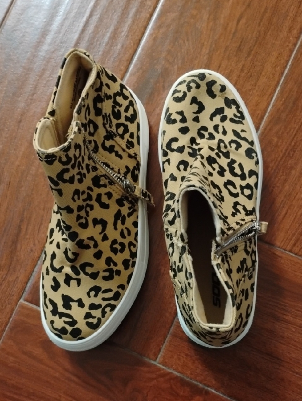 Soda Print Women's Zip Sneakers - Tan/Black~NWOT